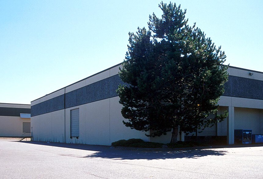 More Photos Of 4620 95th St SW, Lakewood Warehouse For Lease