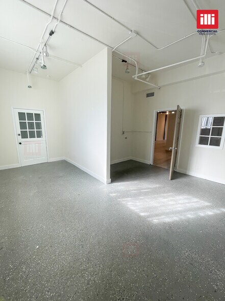 More Photos Of 12206 Ventura Blvd, Studio City Storefront Retail Office For Lease