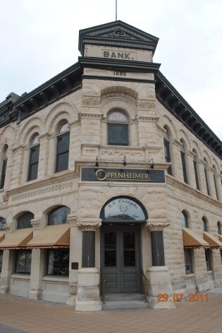 More Photos Of 200 N Main St, Hutchinson Office For Lease