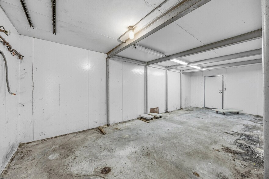 More Photos Of 3 Geddes Street Ext, Holley Supermarket For Sale