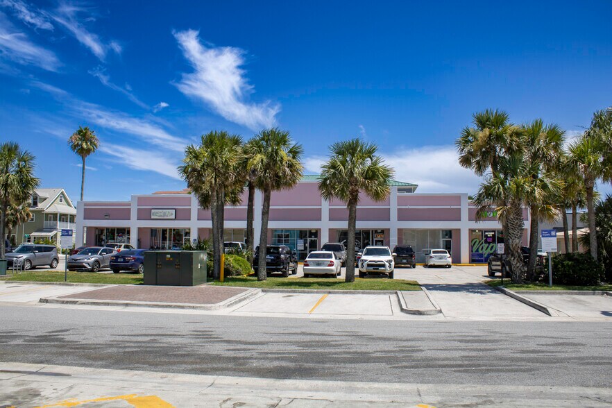 More Photos Of 204-216 S 3rd Ave, Jacksonville Beach General Retail For Lease
