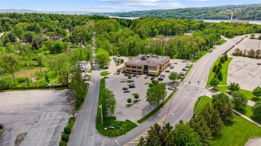 More Photos Of 159 Barnegat Rd, Poughkeepsie Medical For Lease