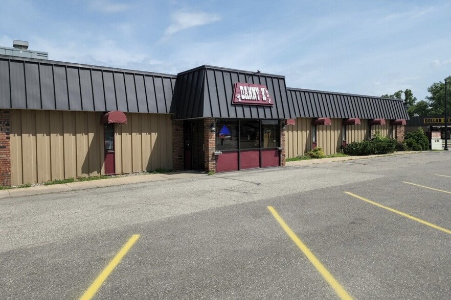 Primary Photo Of 950 W Grand Ave, Wisconsin Rapids Bar For Sale