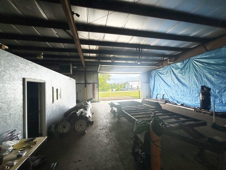 More Photos Of 312 Portland Rd, Waterloo Industrial For Lease