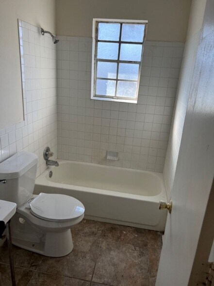 More Photos Of 261 Keel Ave, Memphis Apartments For Sale