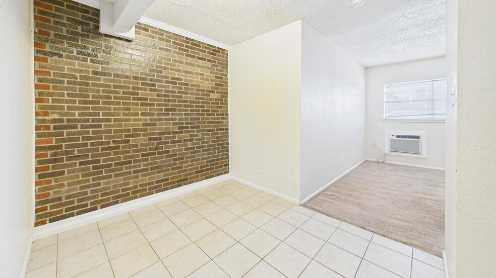 More Photos Of 2123 15th St, Lubbock Apartments For Sale