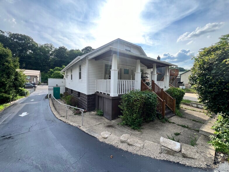 More Photos Of 3418 Babcock Blvd, Pittsburgh Restaurant For Sale