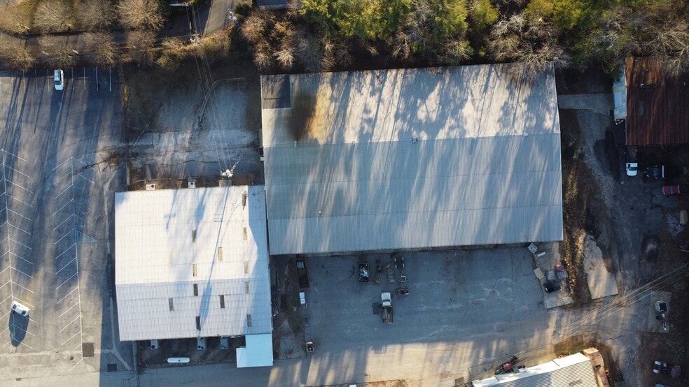 More Photos Of 1303 Rutherford Rd, Greenville Manufacturing For Lease