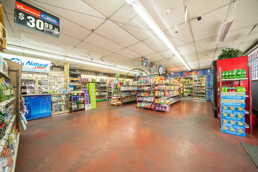 More Photos Of 1971/1975 S Tyler rd, Gladewater Convenience Store For Sale