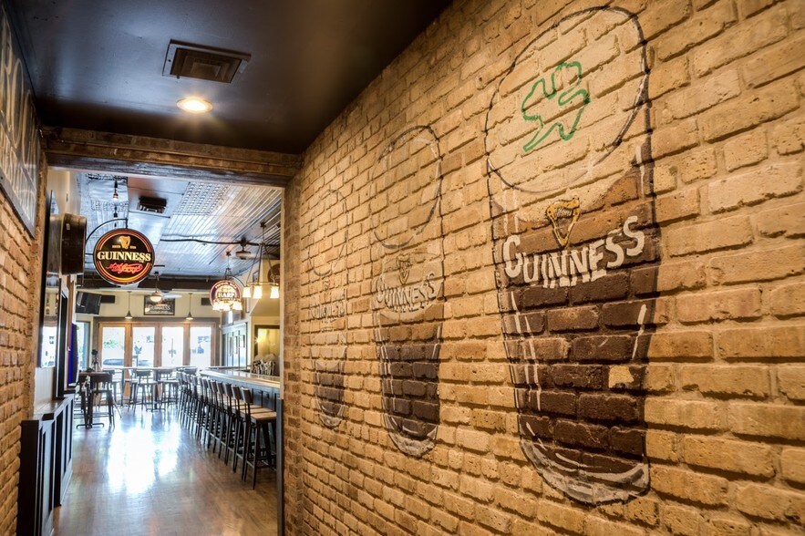 More Photos Of 2723 N Halsted St, Chicago Bar For Sale