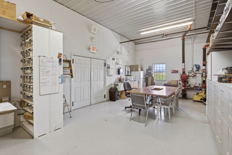 More Photos Of 641 Acorn Dr, Harrisonburg Manufacturing For Sale