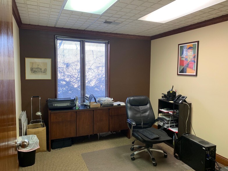 More Photos Of 882 S Matlack St, West Chester Office For Lease