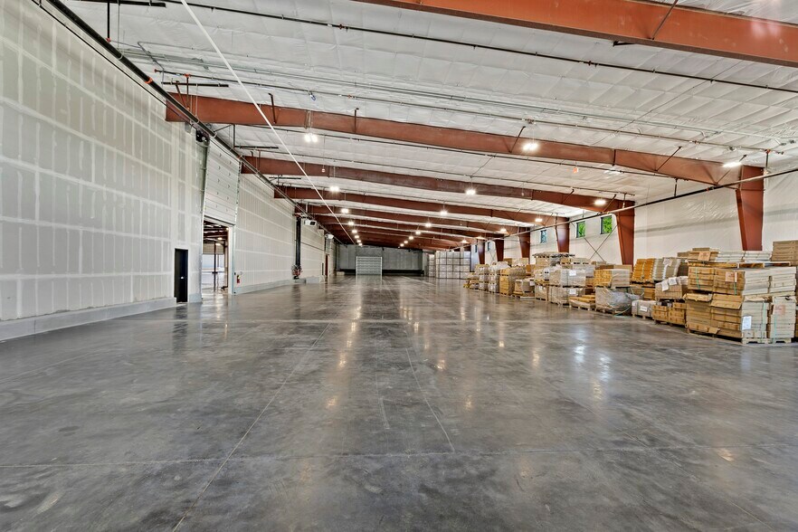 More Photos Of 335 S Locust Grove Rd, Meridian Manufacturing For Sale