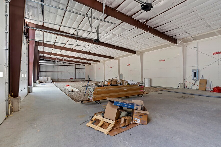 More Photos Of 1938 W 3350 S, Roy Manufacturing For Lease