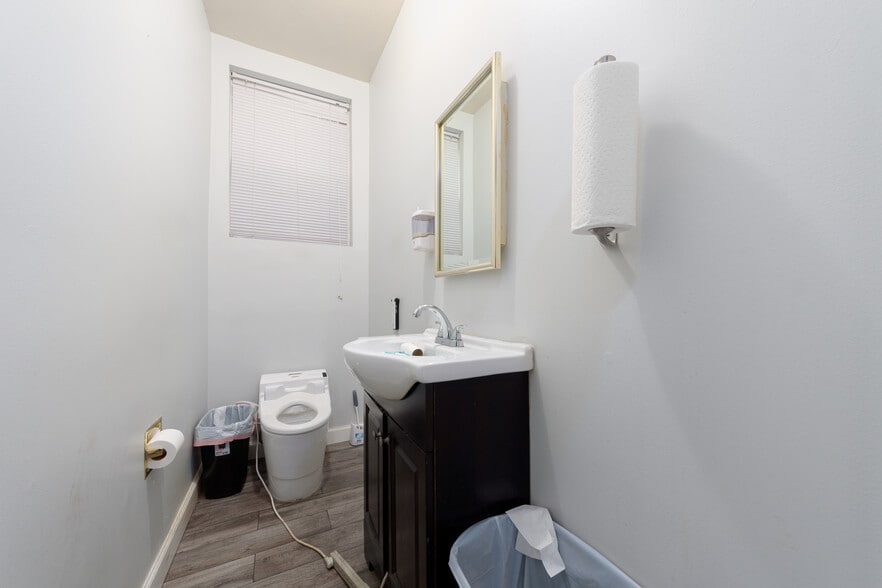 More Photos Of 130 Patterson St, Perth Amboy Light Distribution For Sale