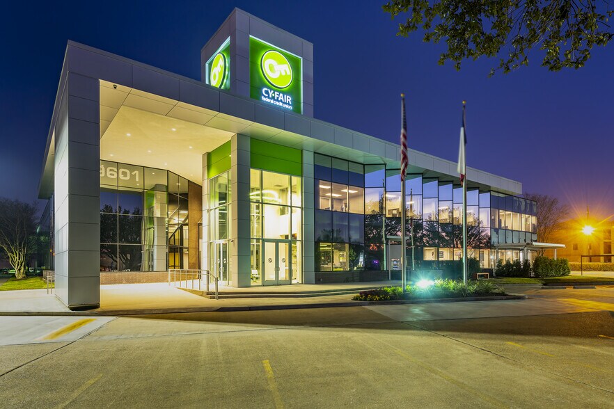 More Photos Of 9601 Jones Rd, Houston Office For Lease