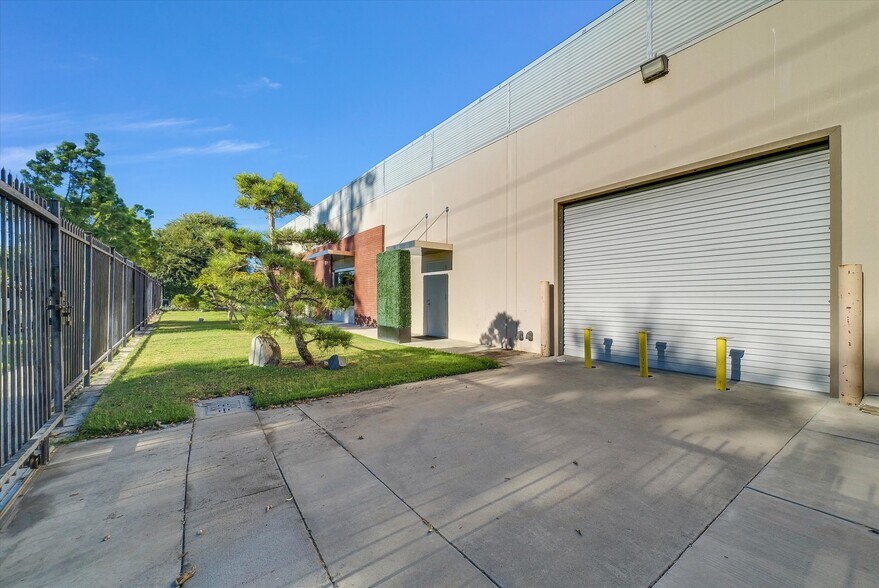 More Photos Of 2664 Stingle Ave, Rosemead Manufacturing For Lease