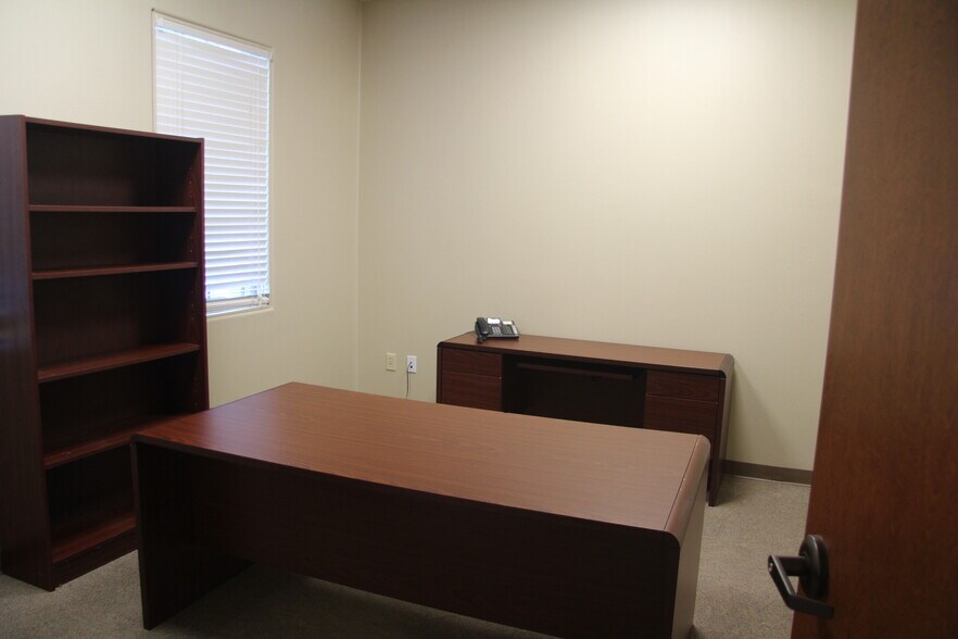More Photos Of 12001 W Parmer Ln, Cedar Park Office For Lease