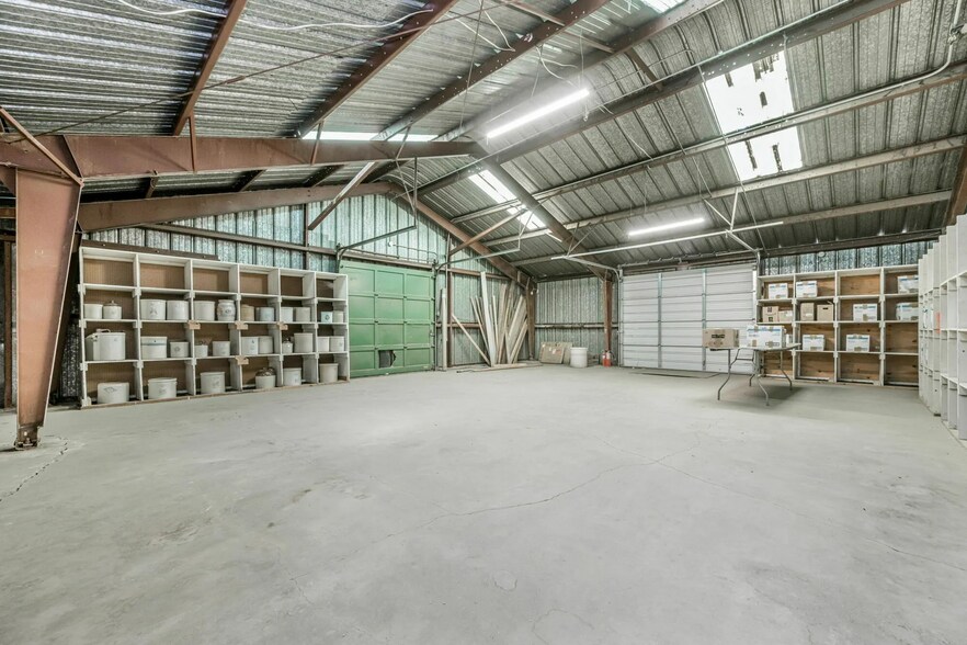 More Photos Of 712 SW 5th Ave, Amarillo Light Manufacturing For Sale