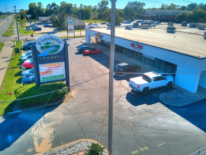 More Photos Of 13330 S Memorial Dr, Bixby Unknown For Lease