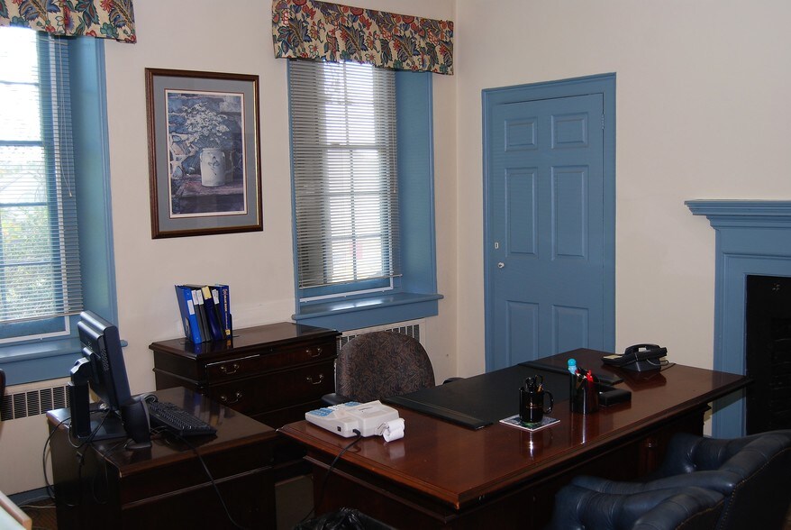 More Photos Of 120 Arrandale Blvd, Exton Office For Sale