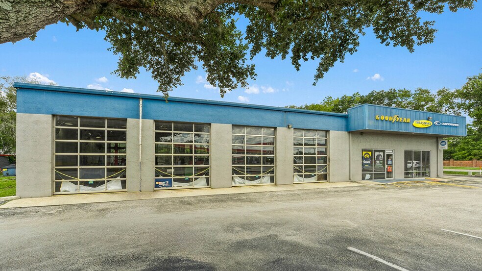 More Photos Of 5535 Red Bug Lake Rd, Winter Springs Auto Repair For Sale