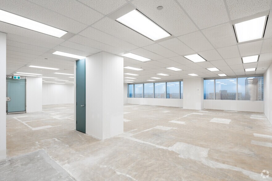 More Photos Of 1 Robert Speck Pky, Mississauga Unknown For Sale