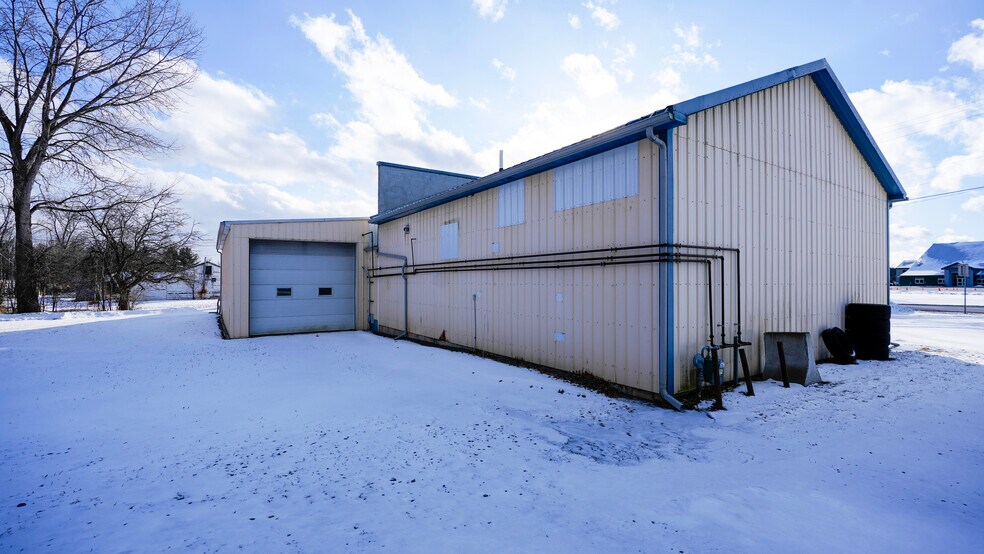 More Photos Of 1436-1438 Military Tpke, Plattsburgh Auto Repair For Sale