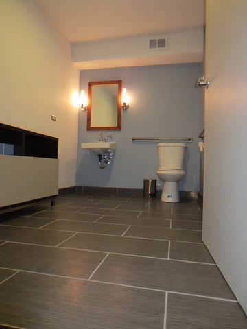 More Photos Of 1434 W Montrose Ave, Chicago Storefront For Sale