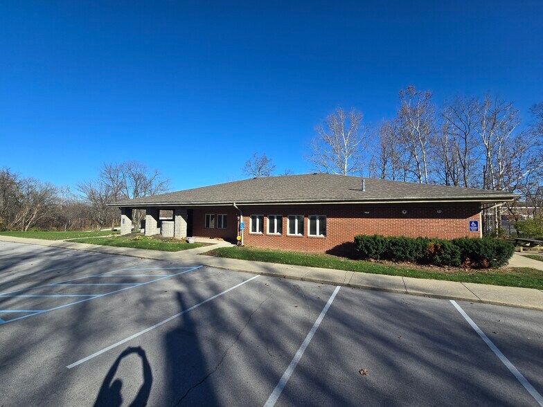 More Photos Of 2 Depot St, Greencastle Medical For Sale