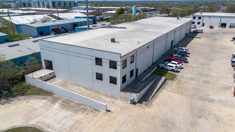 Primary Photo Of 9503 Brown Ln, Austin Warehouse For Lease
