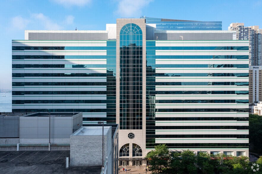 More Photos Of 111 Town Square Pl, Jersey City Office For Sale