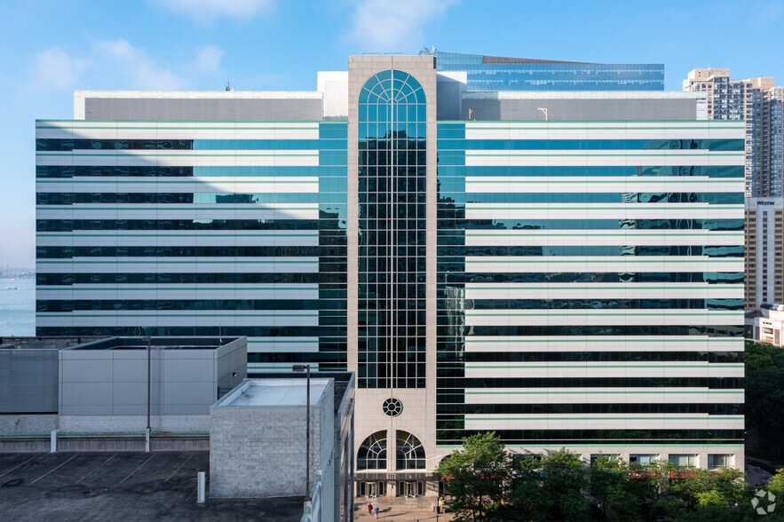 More Photos Of 111 Town Square Pl, Jersey City Office Residential For Lease