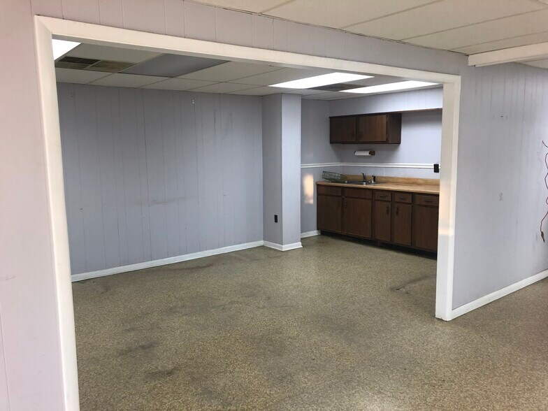 More Photos Of 1106 W 15th St, Hopkinsville Unknown For Lease