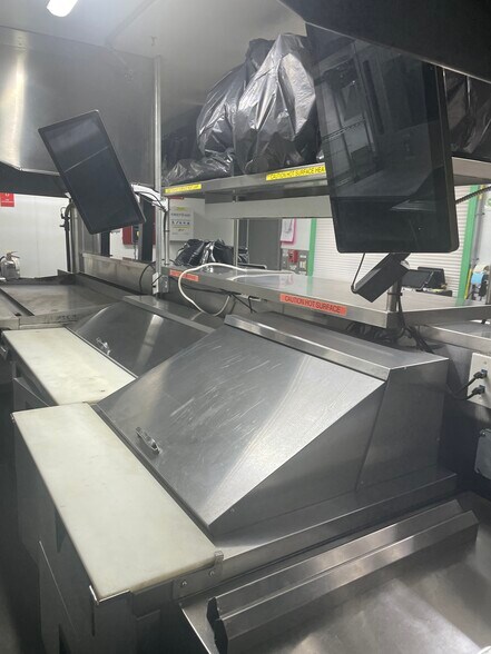 More Photos Of 94 E Route 66, Columbia Restaurant For Sale