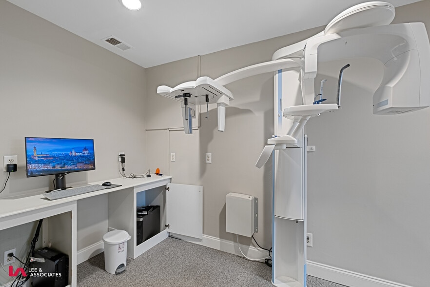 More Photos Of 203 Pirkle Ferry Rd, Cumming Office For Sale