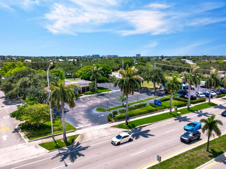 More Photos Of 4820 N Federal Hwy, Lighthouse Point Bank For Sale