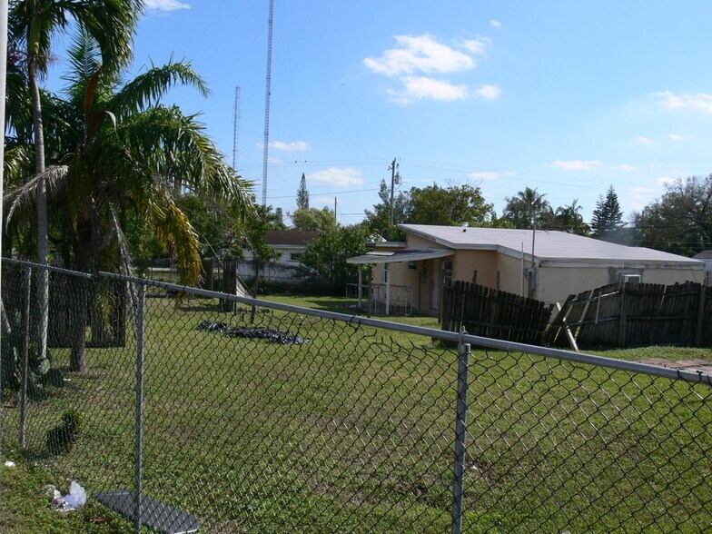 More Photos Of 41 William Rd, West Park Freestanding For Sale