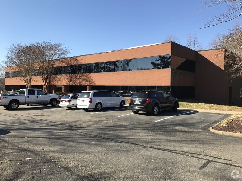 More Photos Of 620 Moorefield Park Dr, Richmond Office For Lease