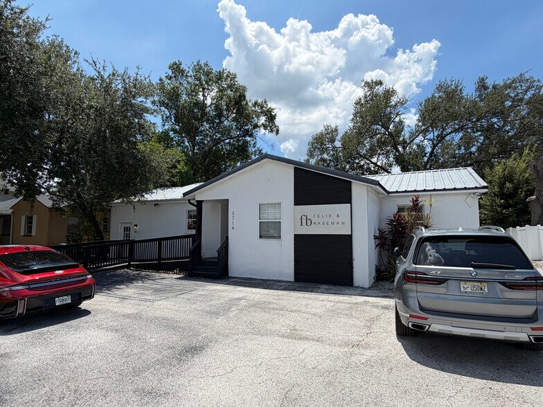 More Photos Of 3714 W Horatio St, Tampa Office For Sale