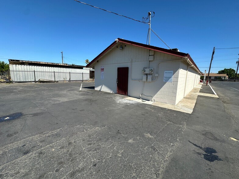 More Photos Of 5026 Fruitridge Rd, Sacramento Medical For Lease