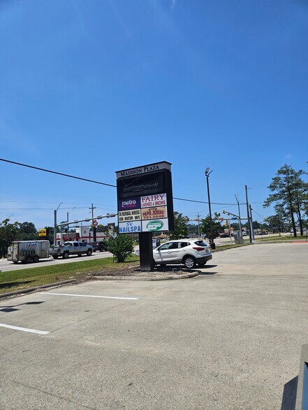 More Photos Of 203-213 S Main St, Lumberton General Retail For Lease