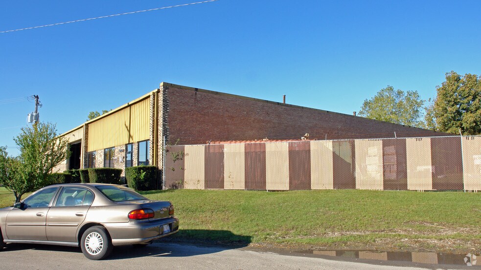 More Photos Of 6166 S Sayre Ave, Chicago Warehouse For Lease