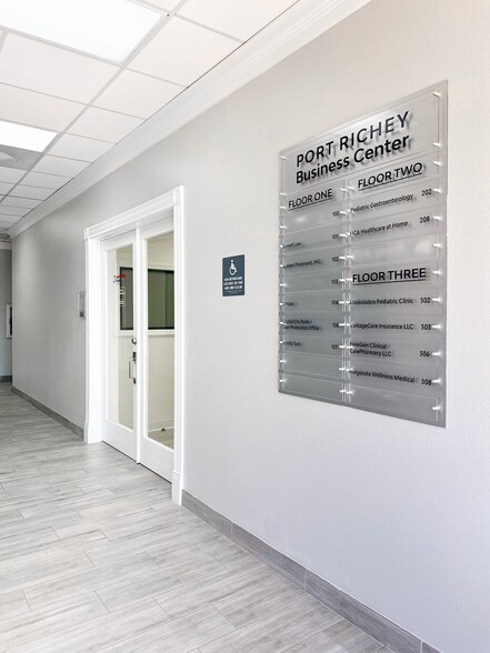 More Photos Of 6709 Ridge Rd, Port Richey Medical For Lease
