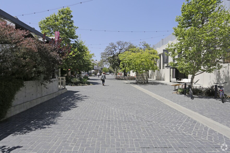 More Photos Of 3273 Helms Ave, Culver City General Retail For Lease