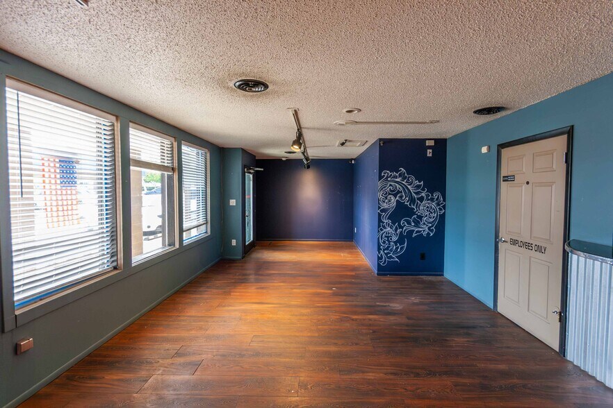More Photos Of 1710 W Eisenhower Blvd, Loveland Storefront Retail Office For Lease