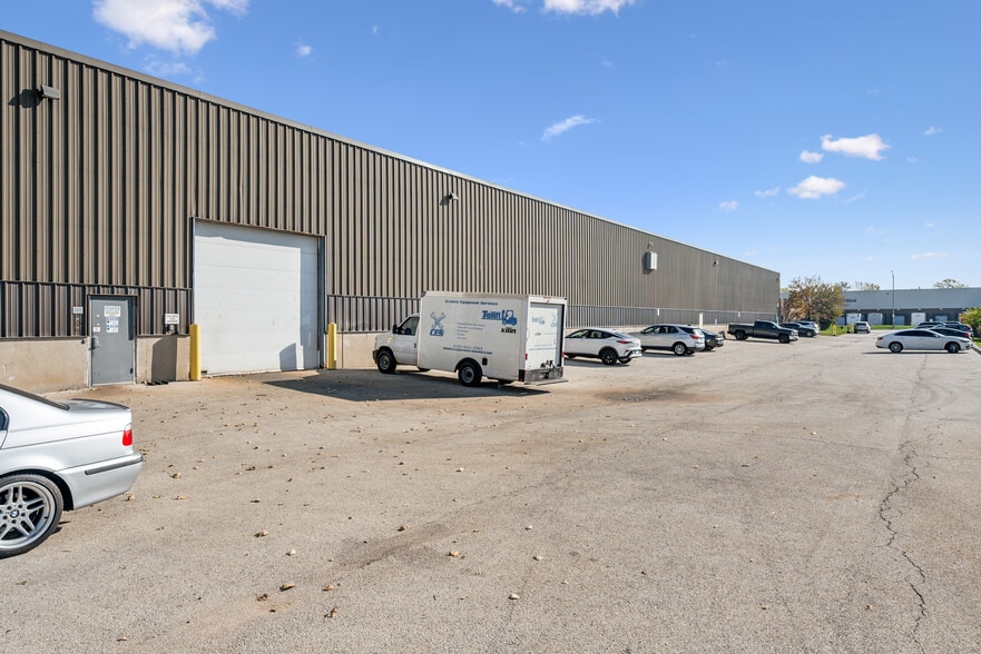 More Photos Of 7300 Santa Fe Dr, Hodgkins Distribution For Lease