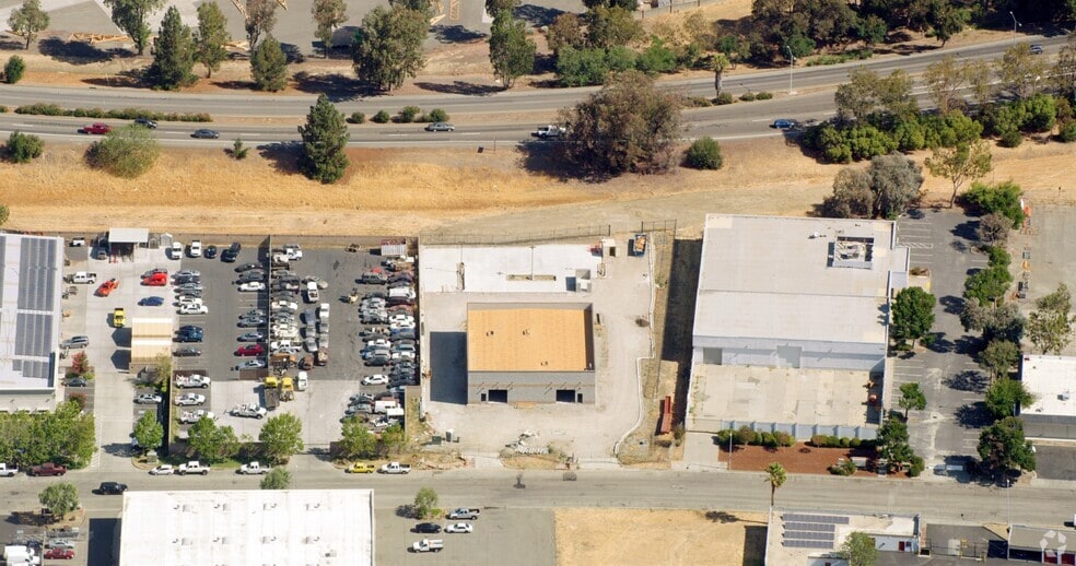 More Photos Of 2000 Walters Ct, Fairfield Warehouse For Lease