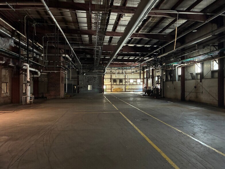 More Photos Of 2341 Providence Rd, Northbridge Warehouse For Lease