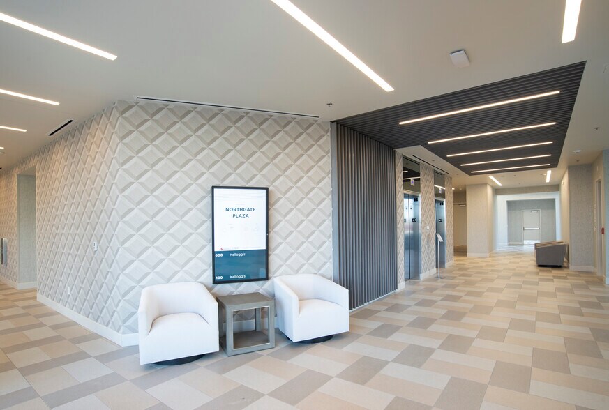 More Photos Of 5111 W JB Hunt Dr, Rogers Office For Lease